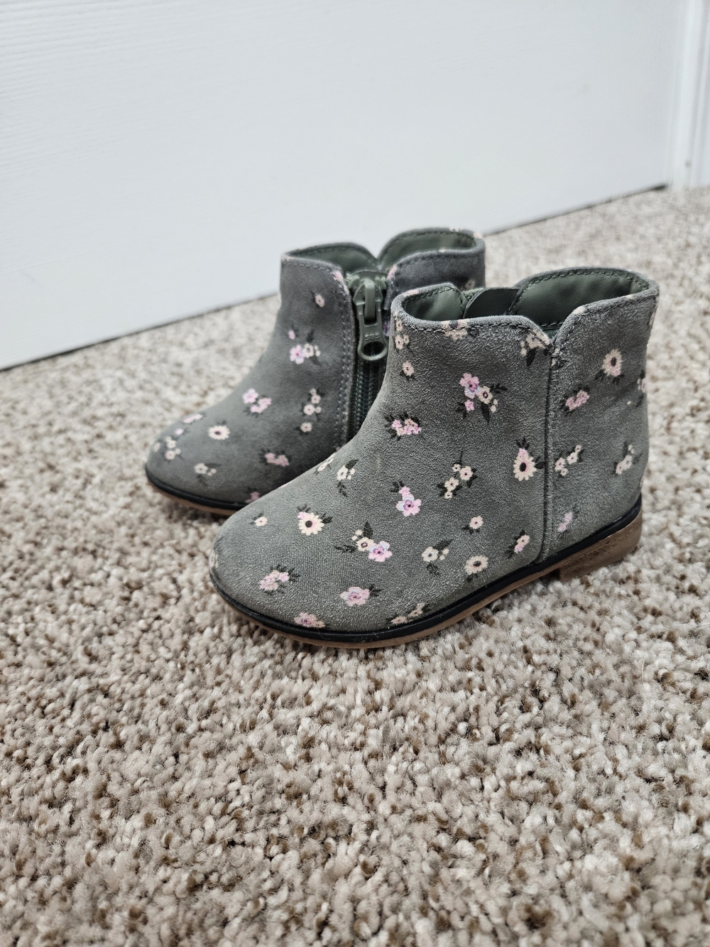 Cat & Jack 6T Gray Floral Zip Booties - Toddler Shoes